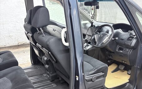 Nissan Serena III, 2011 год, 950 000 рублей, 2 фотография