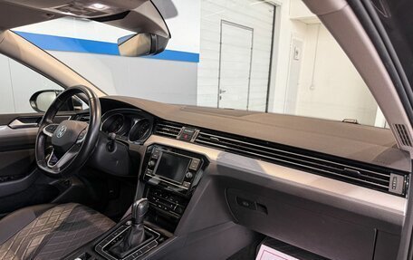 Volkswagen Passat B8 рестайлинг, 2021 год, 2 449 000 рублей, 14 фотография
