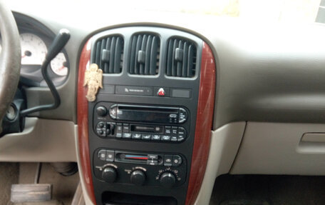 Chrysler Town & Country IV, 2006 год, 800 000 рублей, 19 фотография