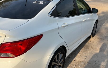 Hyundai Solaris II рестайлинг, 2015 год, 1 050 000 рублей, 6 фотография