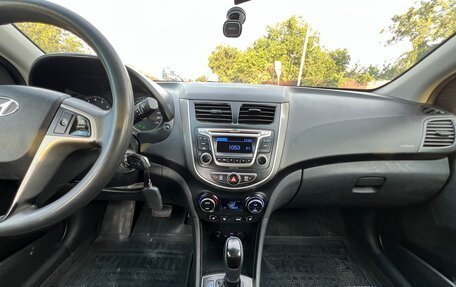 Hyundai Solaris II рестайлинг, 2015 год, 1 050 000 рублей, 11 фотография