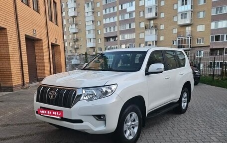 Toyota Land Cruiser Prado 150 рестайлинг, 2020 год, 5 700 000 рублей, 2 фотография
