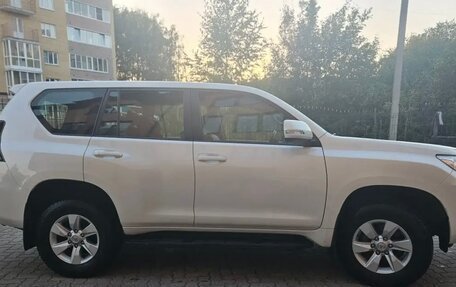 Toyota Land Cruiser Prado 150 рестайлинг, 2020 год, 5 700 000 рублей, 9 фотография
