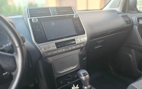 Toyota Land Cruiser Prado 150 рестайлинг, 2020 год, 5 700 000 рублей, 11 фотография