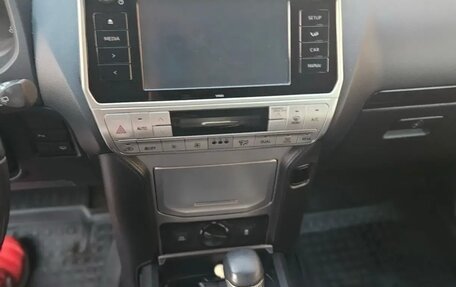Toyota Land Cruiser Prado 150 рестайлинг, 2020 год, 5 700 000 рублей, 10 фотография