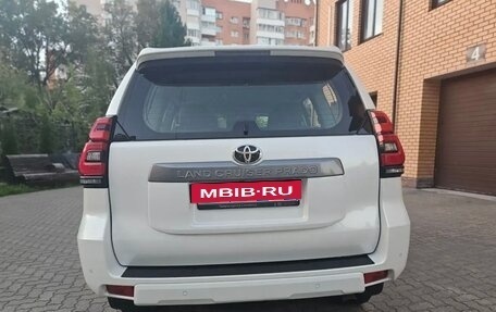 Toyota Land Cruiser Prado 150 рестайлинг, 2020 год, 5 700 000 рублей, 7 фотография