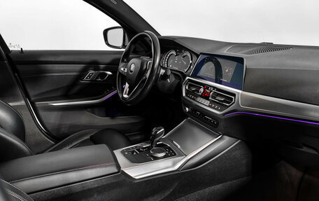 BMW 3 серия, 2019 год, 2 585 000 рублей, 15 фотография