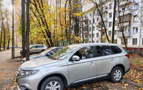 Mitsubishi Outlander III рестайлинг 3, 2017 год, 1 670 000 рублей, 1 фотография
