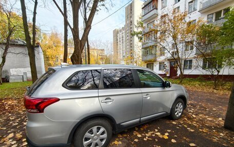 Mitsubishi Outlander III рестайлинг 3, 2017 год, 1 670 000 рублей, 3 фотография