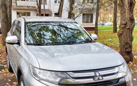 Mitsubishi Outlander III рестайлинг 3, 2017 год, 1 670 000 рублей, 5 фотография