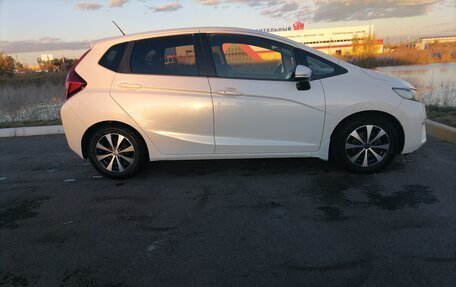 Honda Fit III, 2017 год, 1 340 000 рублей, 12 фотография