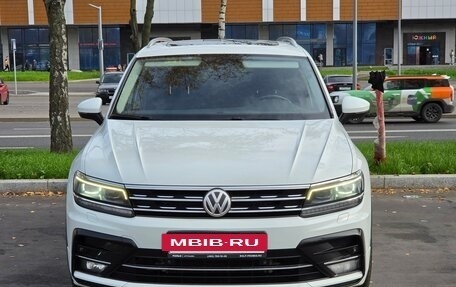 Volkswagen Tiguan II, 2018 год, 3 100 000 рублей, 2 фотография
