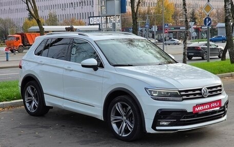 Volkswagen Tiguan II, 2018 год, 3 100 000 рублей, 3 фотография