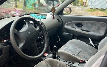 Mitsubishi Carisma I, 1997 год, 60 000 рублей, 5 фотография