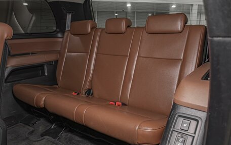 Toyota Sequoia II рестайлинг, 2009 год, 2 880 000 рублей, 12 фотография