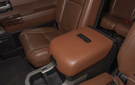 Toyota Sequoia II рестайлинг, 2009 год, 2 880 000 рублей, 38 фотография
