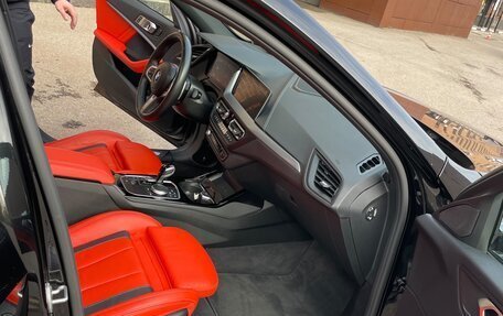 BMW 1 серия, 2022 год, 395 000 рублей, 12 фотография