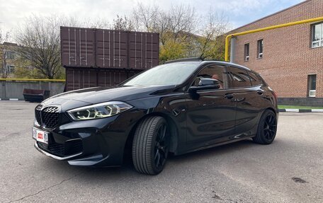 BMW 1 серия, 2022 год, 395 000 рублей, 19 фотография
