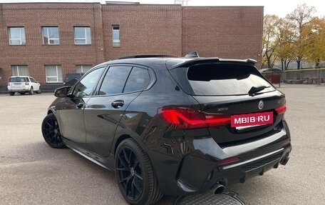 BMW 1 серия, 2022 год, 395 000 рублей, 10 фотография