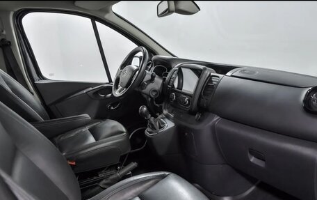 Opel Vivaro B, 2018 год, 2 700 000 рублей, 14 фотография