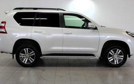 Toyota Land Cruiser Prado 150 рестайлинг, 2016 год, 3 800 000 рублей, 4 фотография