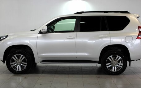 Toyota Land Cruiser Prado 150 рестайлинг, 2016 год, 3 800 000 рублей, 8 фотография