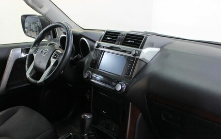 Toyota Land Cruiser Prado 150 рестайлинг, 2016 год, 3 800 000 рублей, 12 фотография