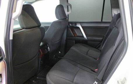 Toyota Land Cruiser Prado 150 рестайлинг, 2016 год, 3 800 000 рублей, 16 фотография