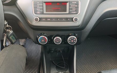 KIA Rio III рестайлинг, 2015 год, 925 000 рублей, 9 фотография