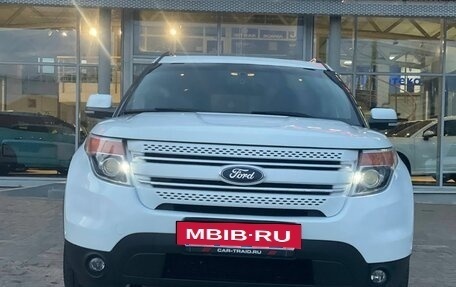 Ford Explorer V рестайлинг, 2015 год, 2 400 000 рублей, 3 фотография