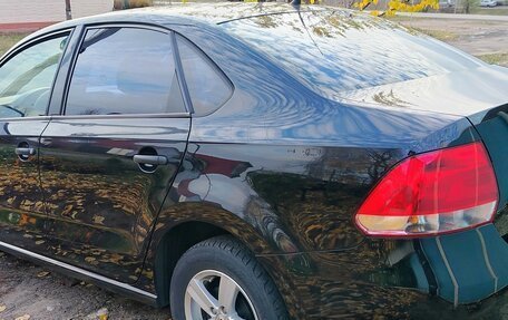 Volkswagen Polo VI (EU Market), 2012 год, 700 000 рублей, 2 фотография