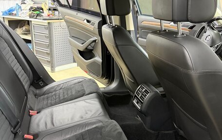 Volkswagen Passat B8 рестайлинг, 2018 год, 2 400 000 рублей, 17 фотография