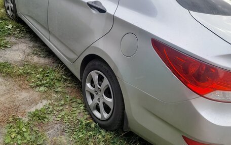 Hyundai Solaris II рестайлинг, 2011 год, 550 000 рублей, 4 фотография