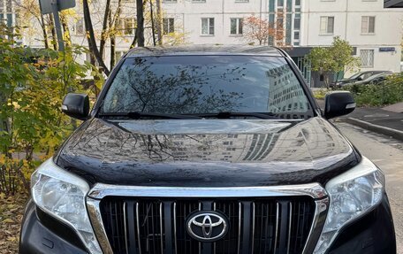 Toyota Land Cruiser Prado 150 рестайлинг, 2015 год, 3 300 000 рублей, 1 фотография