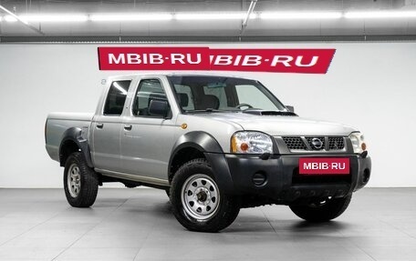 Nissan NP300, 2010 год, 1 040 000 рублей, 4 фотография