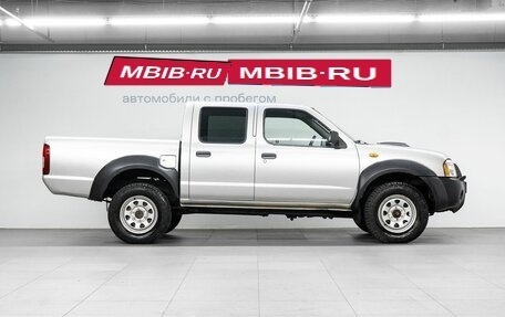 Nissan NP300, 2010 год, 1 040 000 рублей, 5 фотография