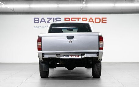 Nissan NP300, 2010 год, 1 040 000 рублей, 7 фотография