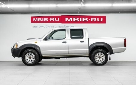 Nissan NP300, 2010 год, 1 040 000 рублей, 9 фотография