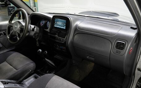 Nissan NP300, 2010 год, 1 040 000 рублей, 15 фотография