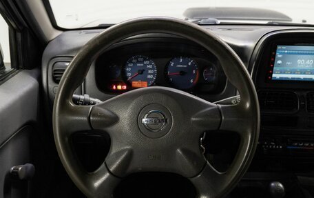Nissan NP300, 2010 год, 1 040 000 рублей, 18 фотография
