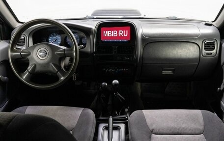 Nissan NP300, 2010 год, 1 040 000 рублей, 17 фотография