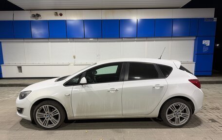 Opel Astra J, 2013 год, 999 999 рублей, 4 фотография