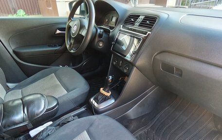 Volkswagen Polo VI (EU Market), 2013 год, 750 000 рублей, 2 фотография