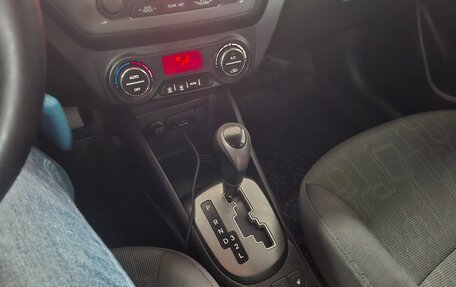 KIA Rio III рестайлинг, 2012 год, 750 000 рублей, 5 фотография