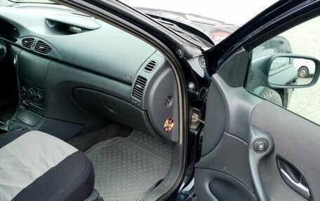 Renault Logan I, 2011 год, 330 000 рублей, 2 фотография