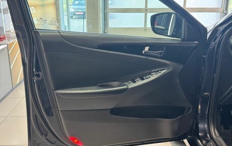 Hyundai Sonata VI, 2011 год, 899 000 рублей, 8 фотография