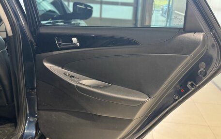 Hyundai Sonata VI, 2011 год, 899 000 рублей, 13 фотография