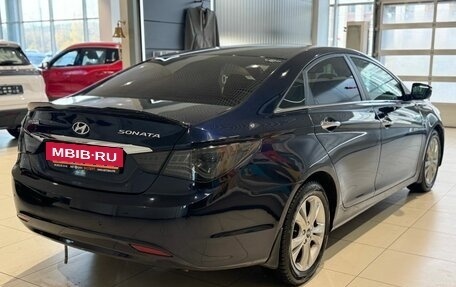 Hyundai Sonata VI, 2011 год, 899 000 рублей, 6 фотография