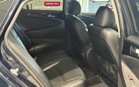 Hyundai Sonata VI, 2011 год, 899 000 рублей, 14 фотография