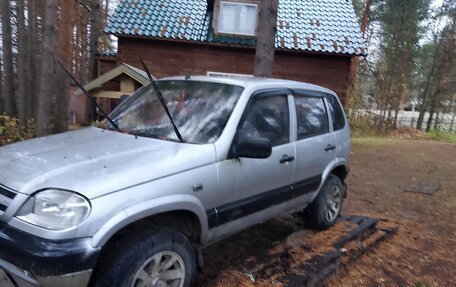 Chevrolet Niva I рестайлинг, 2004 год, 250 000 рублей, 5 фотография